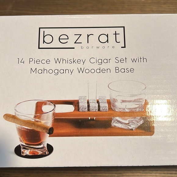 BRAND NEW IN BOX - Bezrat Barware 14 piece Whiskey Cigar Set with Wood Base - Picture 3 of 6